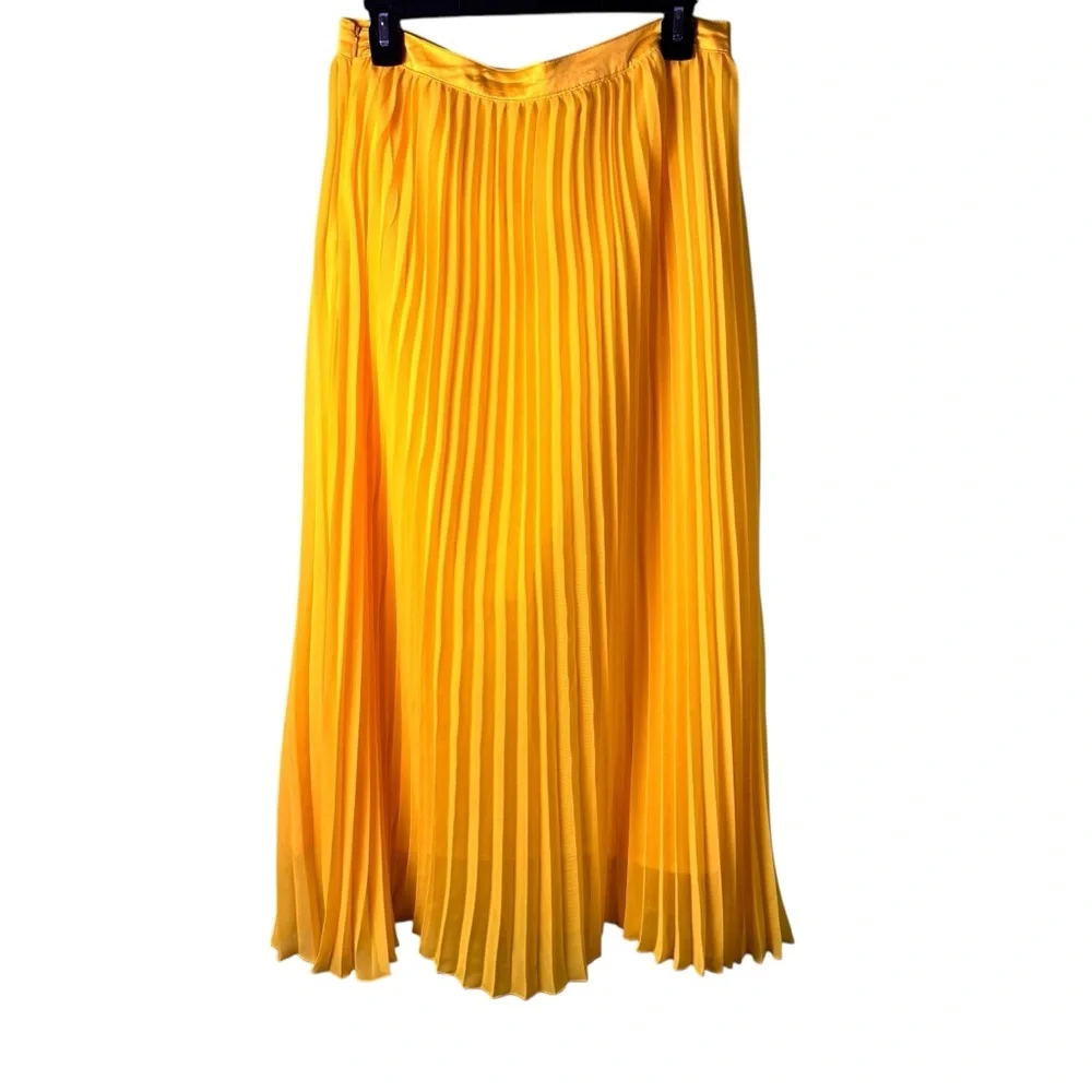 Disney Princess Vibrant Yellow Pleated A-Line Skirt‎ Size Small